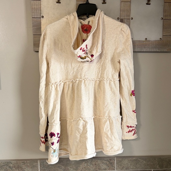 Johnny Was Ivory Zip Up Hooded Sweatshirt with Embroidered Floral design XS - Picture 3 of 11